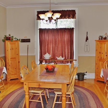 Bennett House B&B Вудсток Экстерьер фото